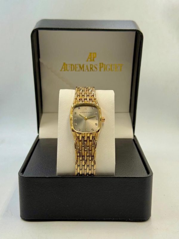 Women Watch 009