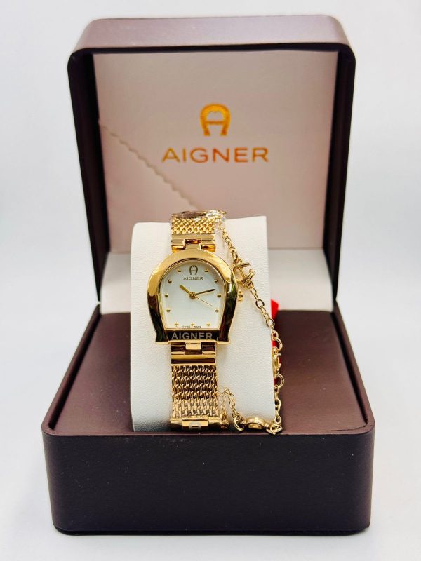 Women Watch 075