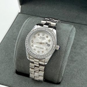 Women Watch 122 Women Watch 122