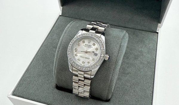 Women Watch 122