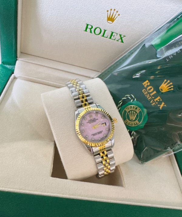 Women Watch 125