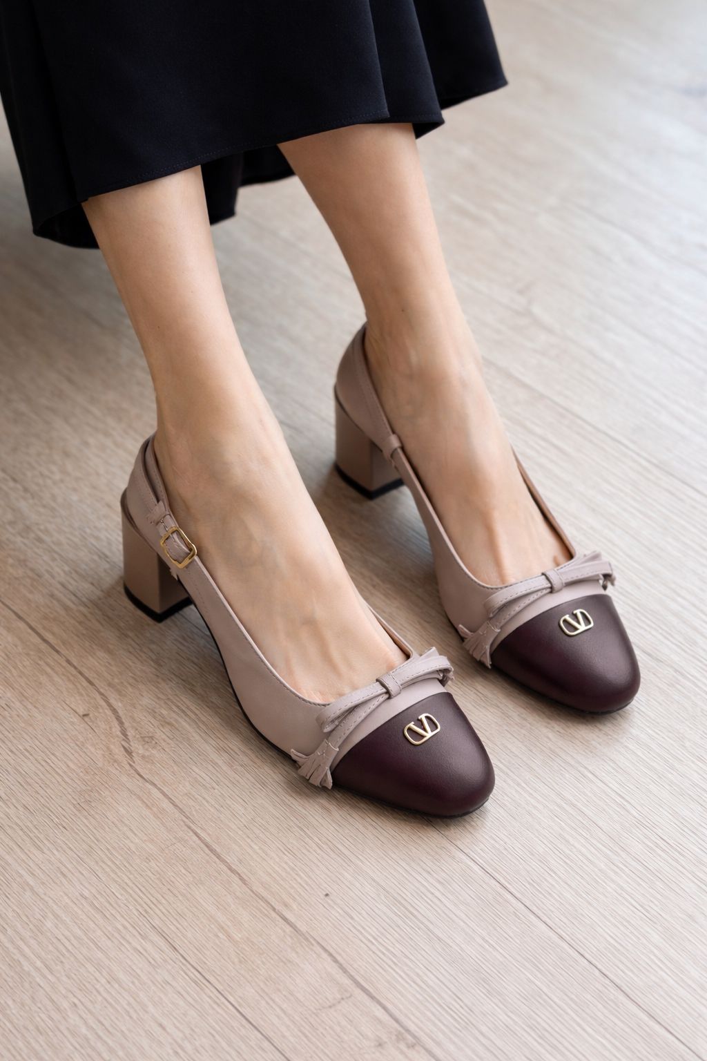 Bow Cap-Toe Block Heels - Taupe / Burgundy