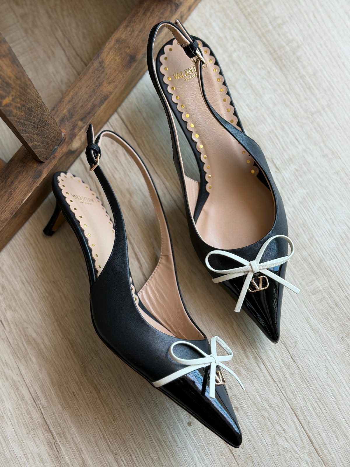 Bow Pointed Slingback Heels - Black