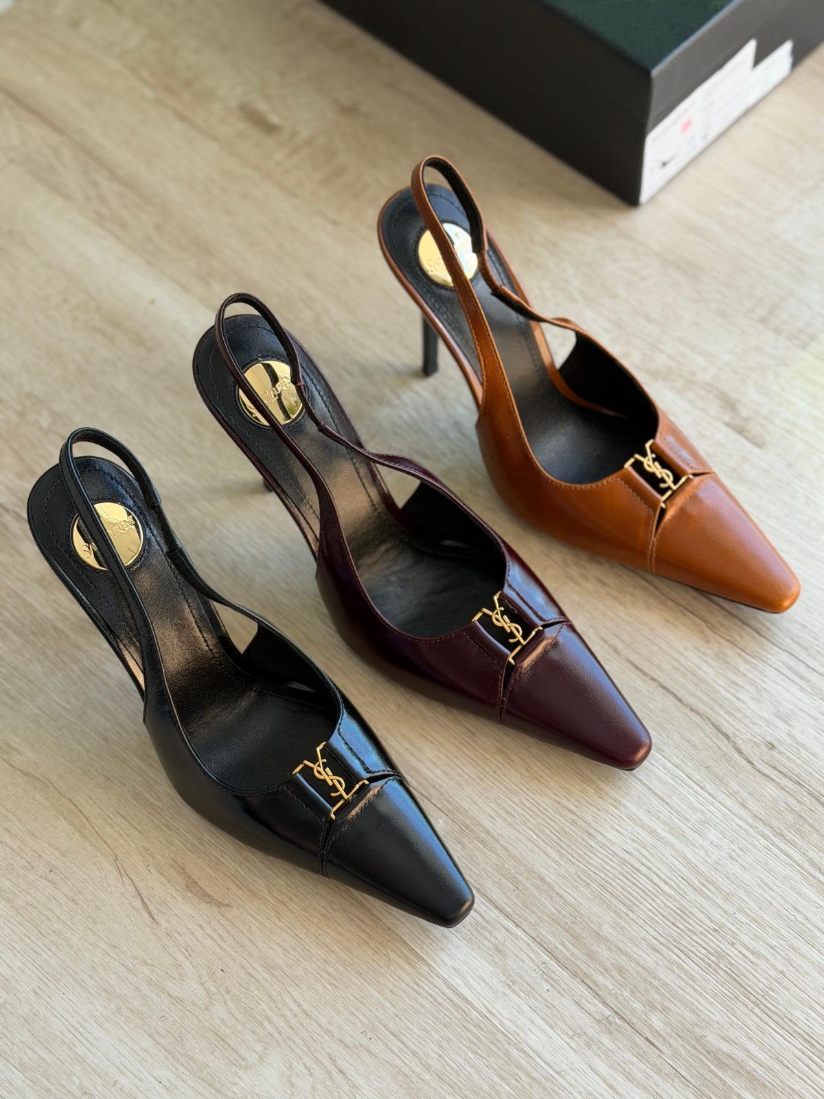 Gold-Detail Slingback Heels - colour collection Gold-Detail Slingback Heels - colour collection