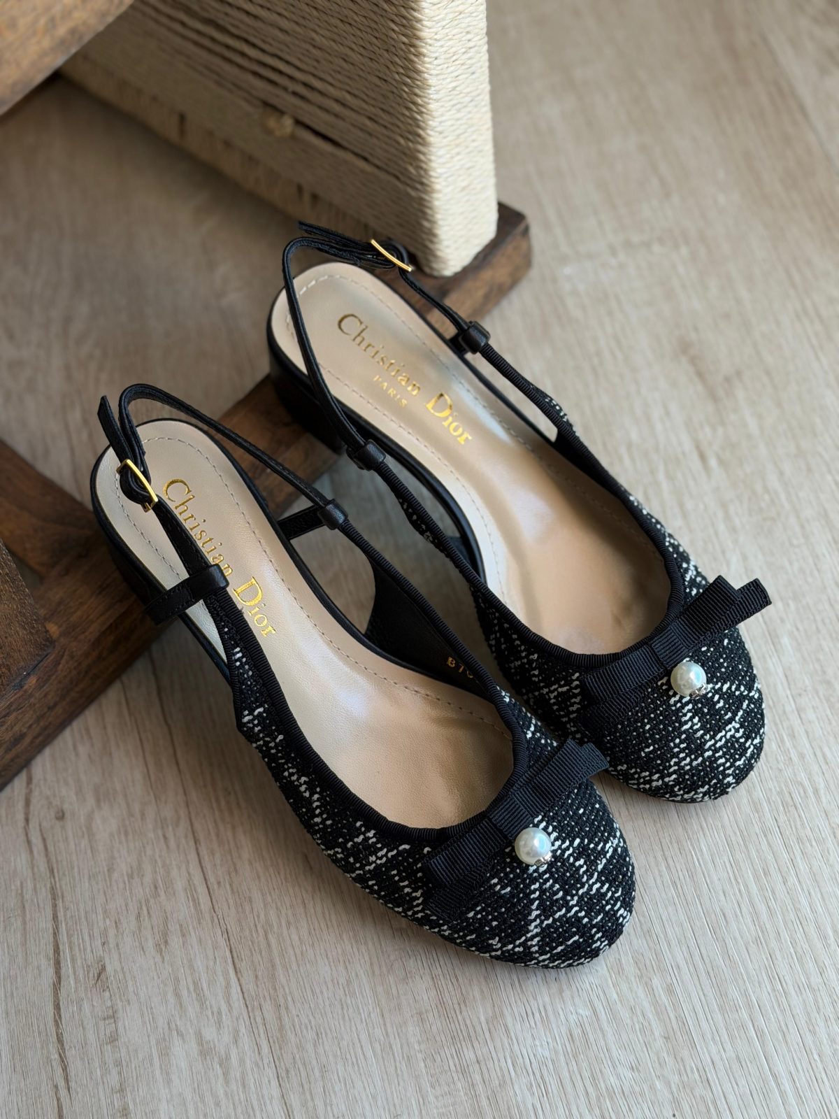 Bow Round-Toe Slingbacks - Black