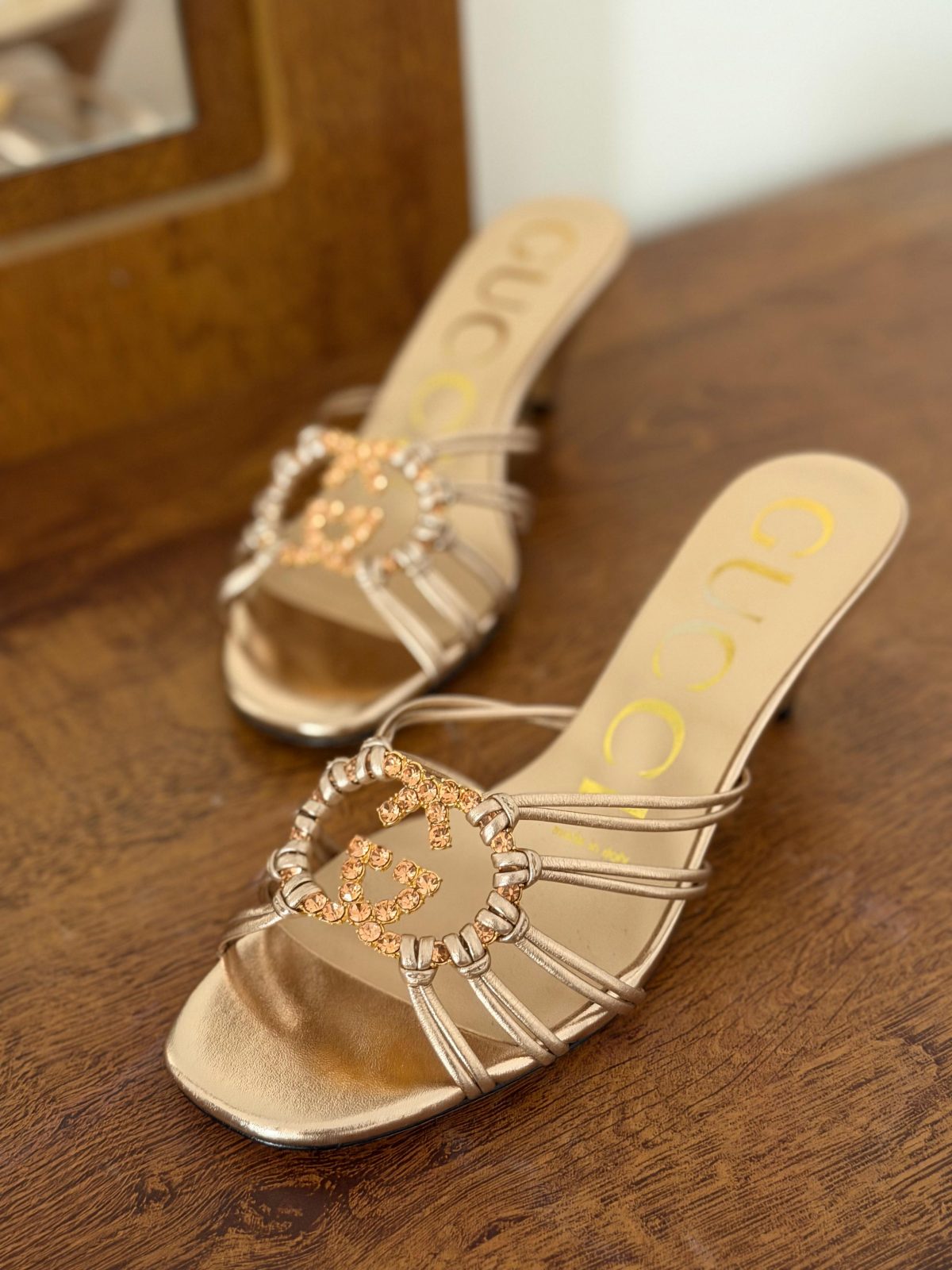 Circle Buckle Metallic Slides - Gold