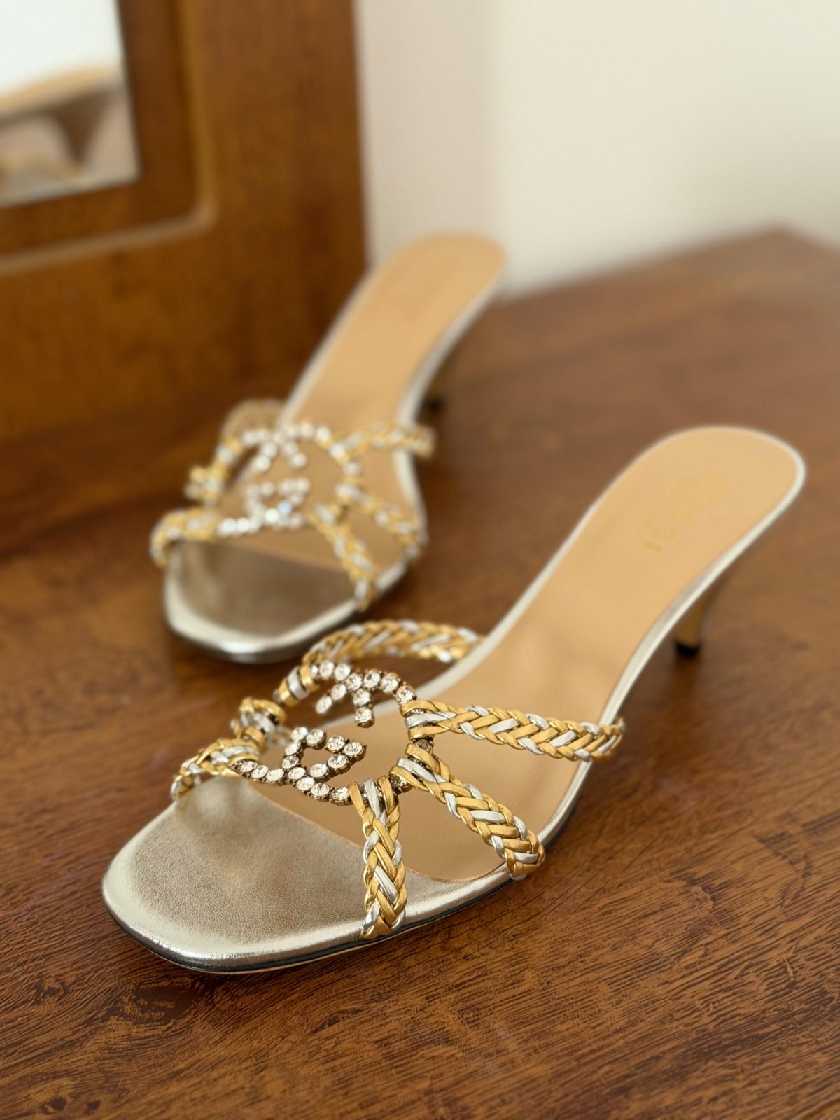 Circle Buckle Metallic Slides - Silver